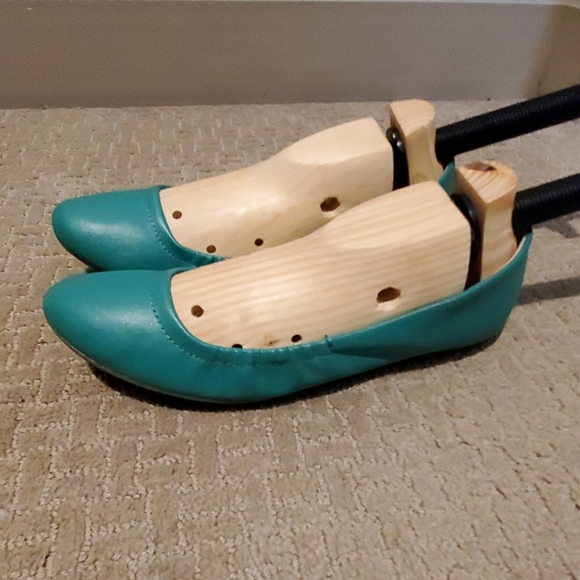 Flats - Picture 1 of 3